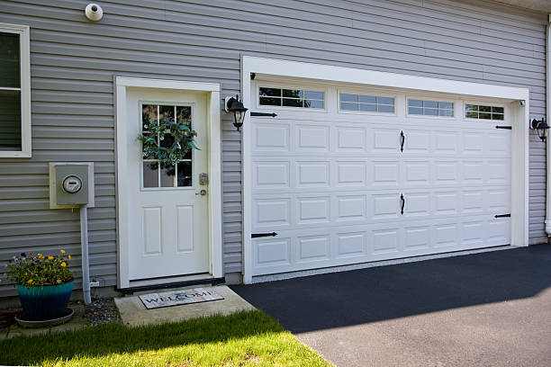 24/7 Emergency Garage Door Panel Replacement experts in Onarga, IL